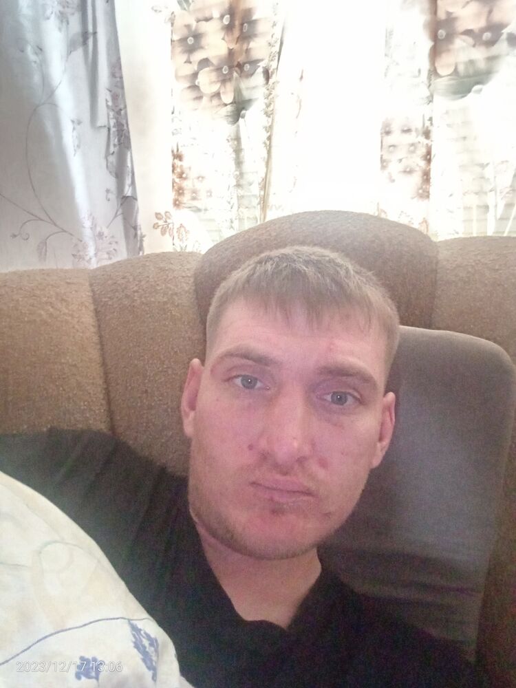  45736357  Andrei, 30 ,    
