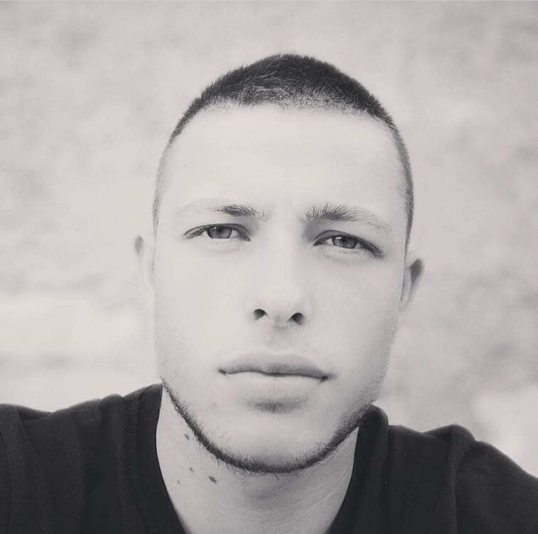  ,   Cristian, 28 ,   