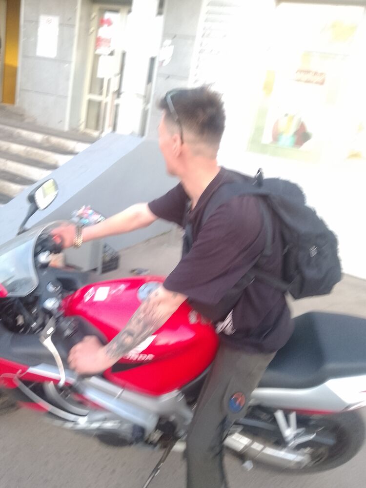  43582247  , 40 ,    -