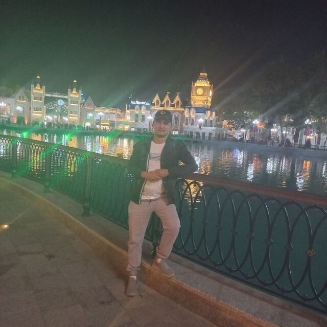 ,   Shohruh, 32 ,   ,   