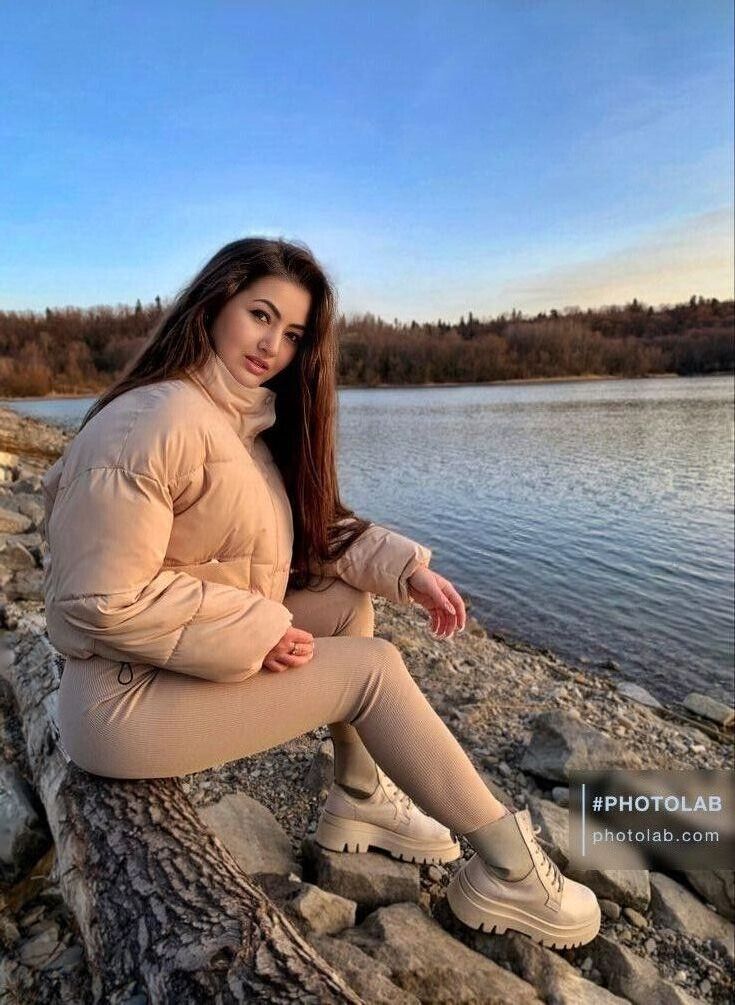  ,   Elena, 37 ,   ,   