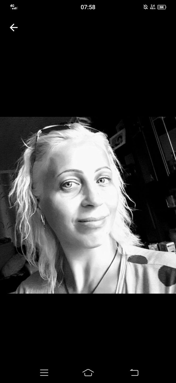  30140637  Pani Yanozk, 41 ,    