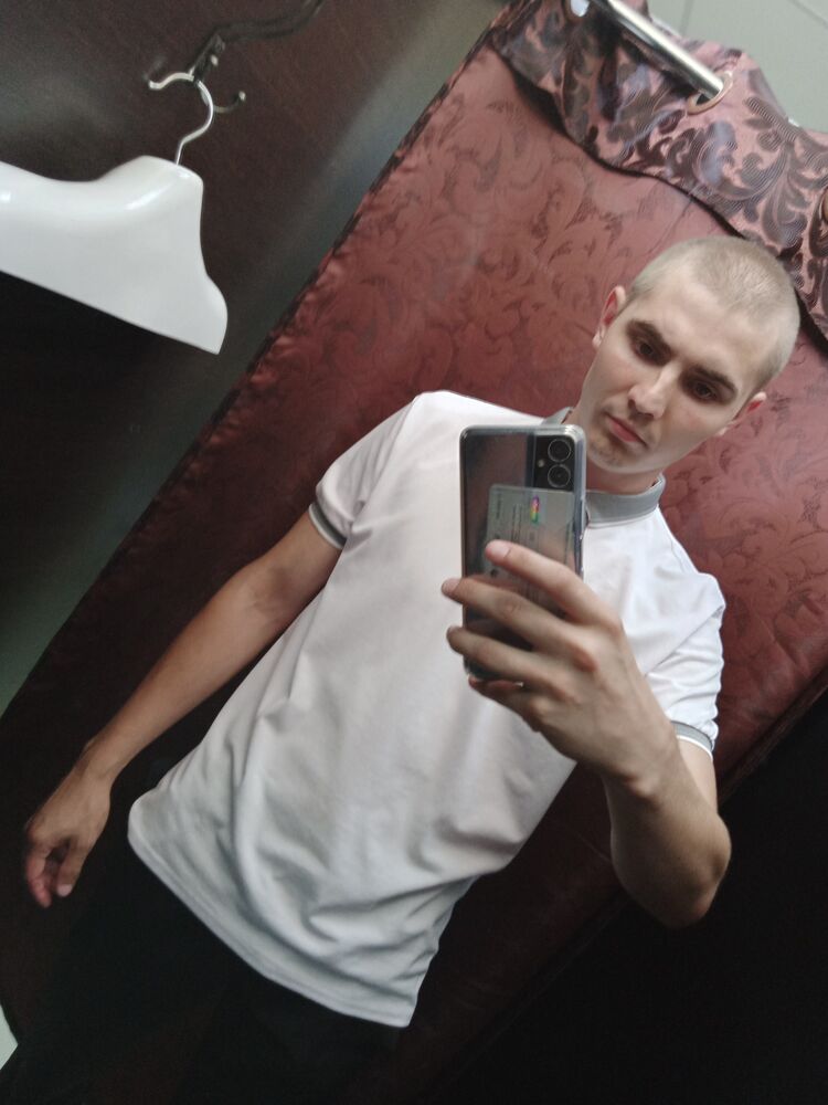  36703447  Mitrofan, 25 ,    