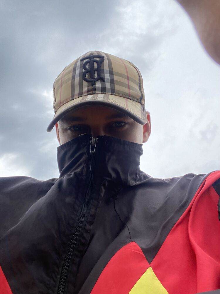  45469417  Daniil, 19 ,    