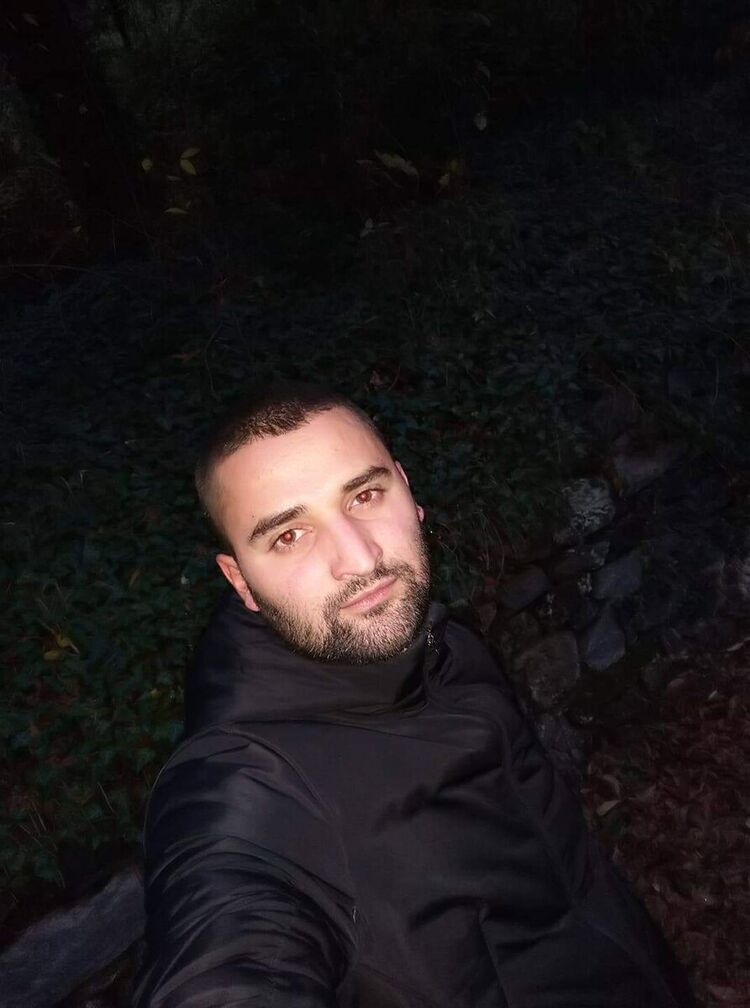  21279467  Tihomir, 31 ,    