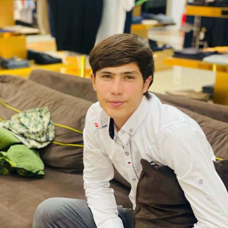  23871847  Maksim, 25 ,    