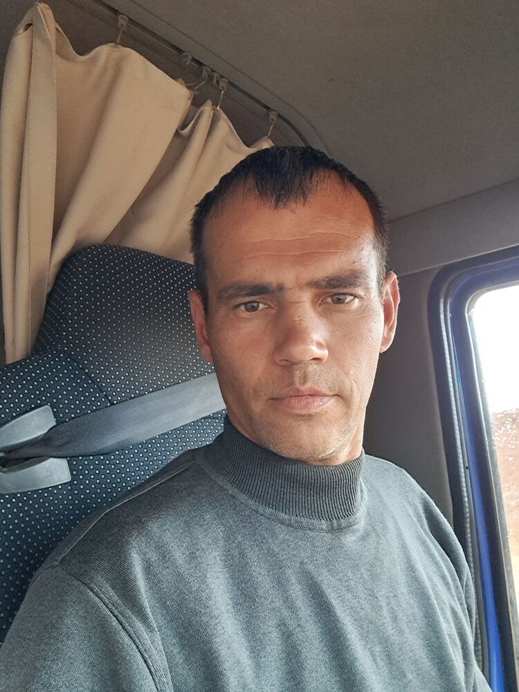  53742197  Sergey, 42 ,    