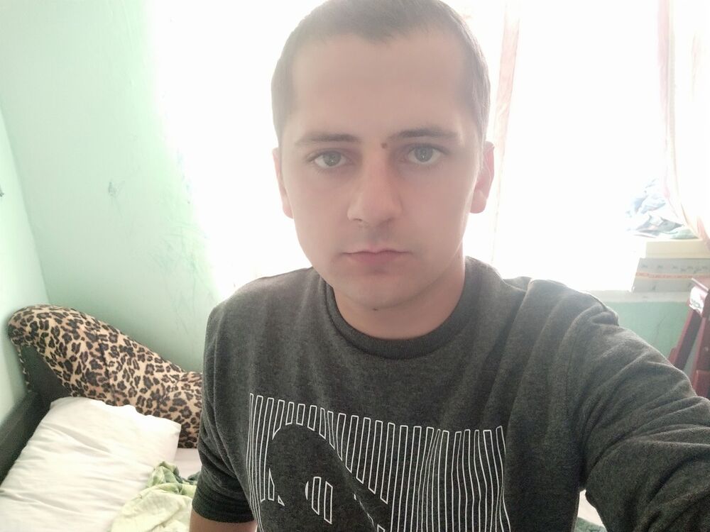  18344537  Andriy, 31 ,    