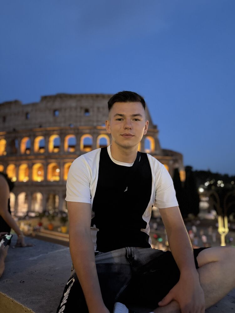  53284777  Ivan, 18 ,    