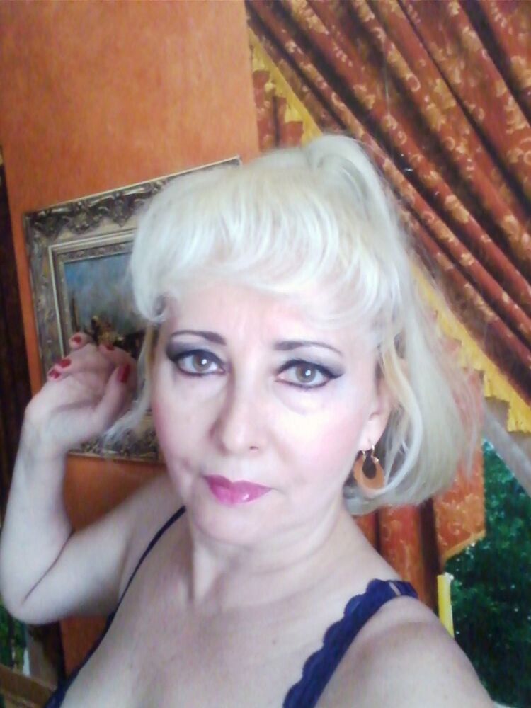  ,   I r e n, 52 ,   ,   , c 