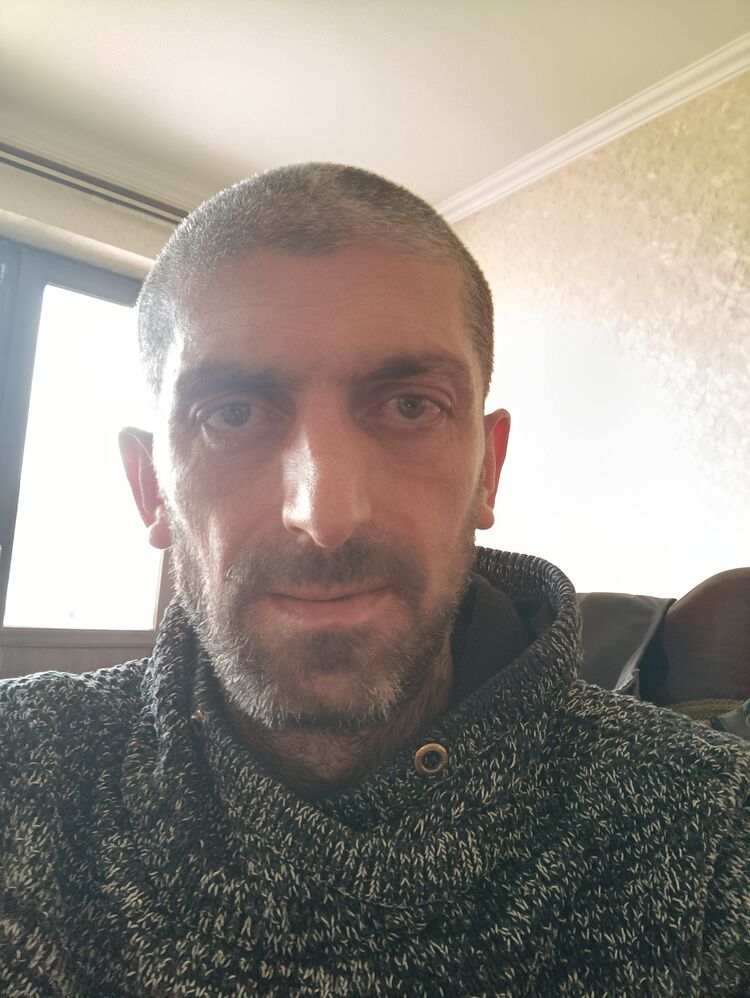  ,   Mamuka, 44 ,   ,   