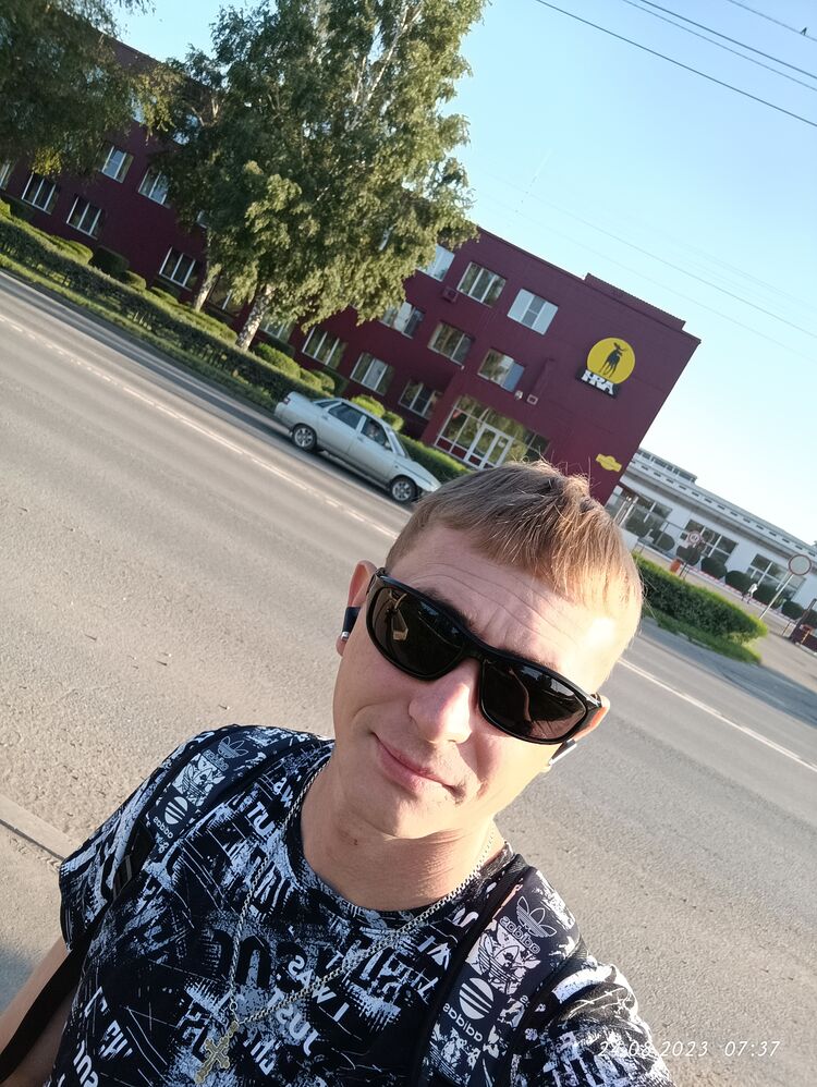  42052227  Aleks, 33 ,    