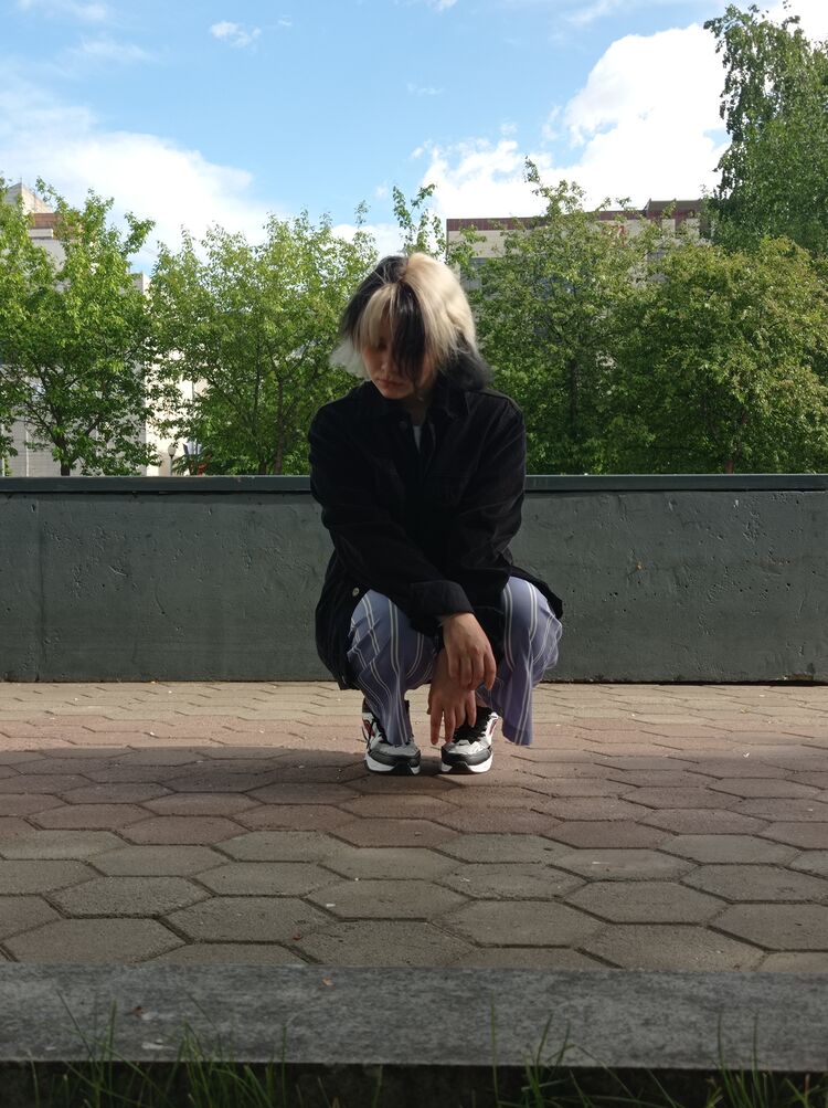  27069237  , 21 ,    