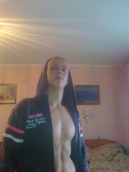  ,   Maxim, 32 ,   ,   , c 