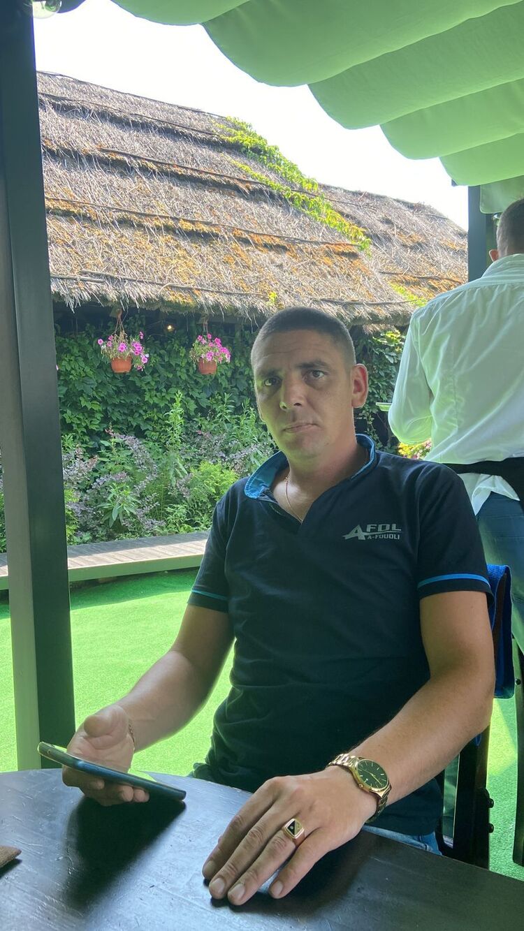  28478327  Maxim, 37 ,    