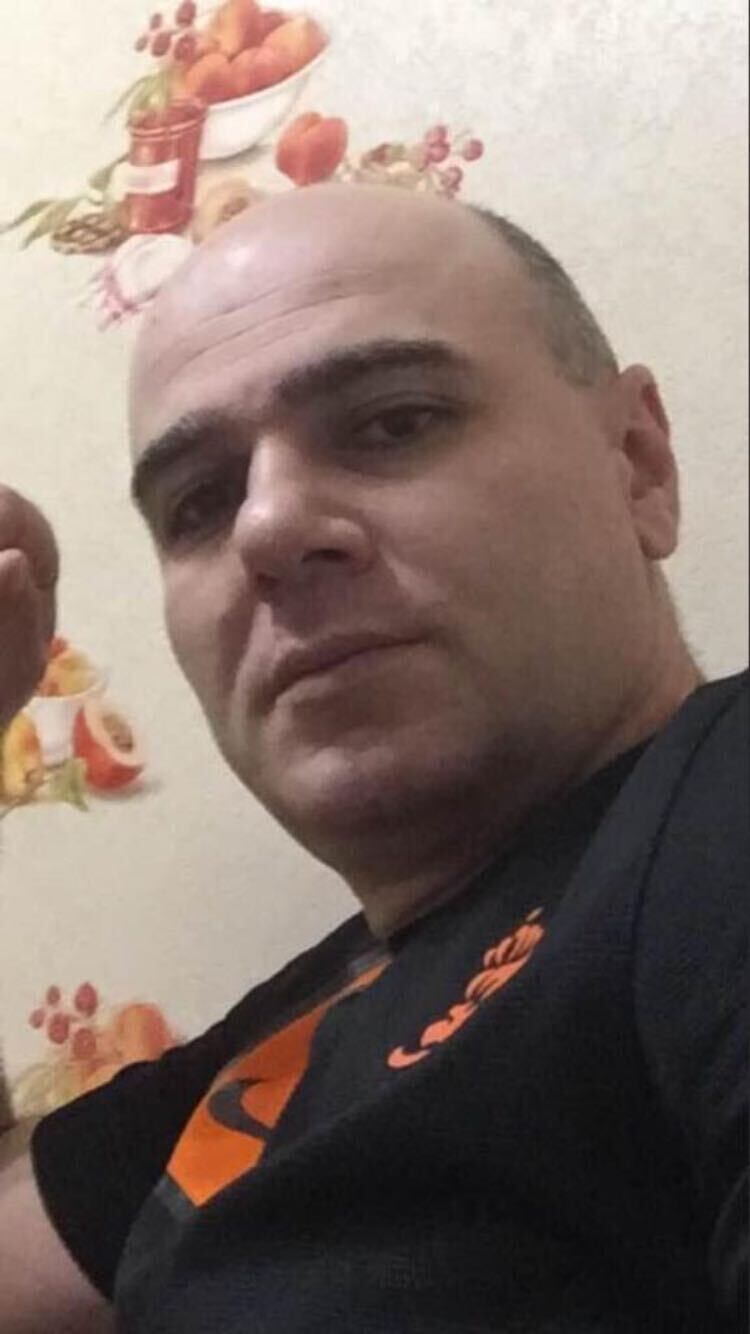  34895927  Roman, 46 ,    -
