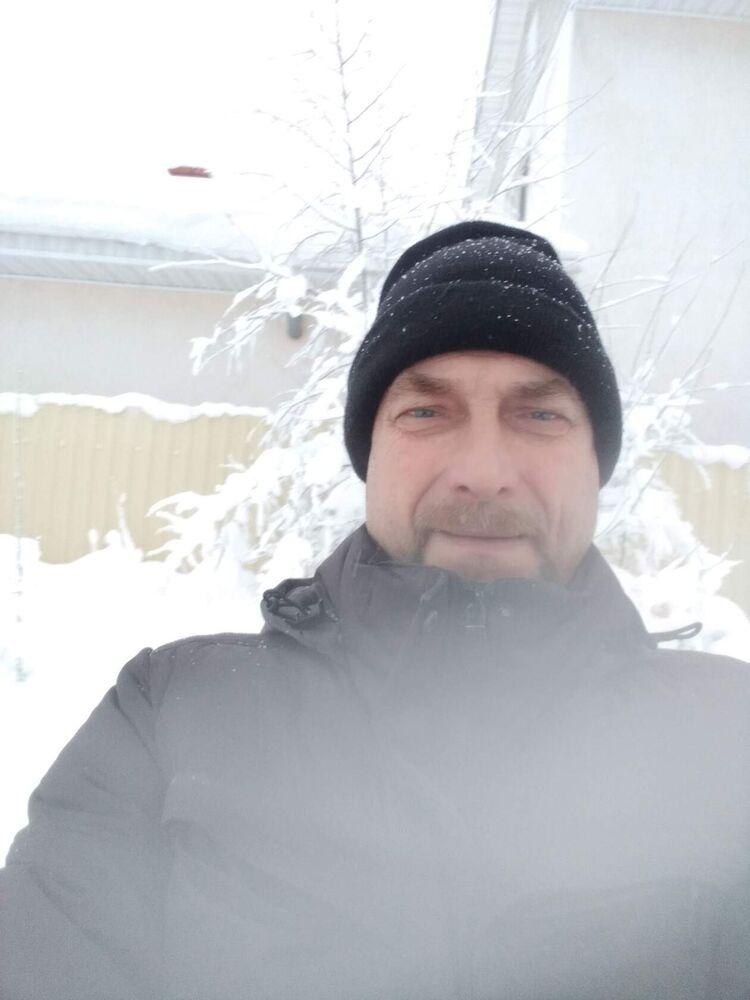 45954657  Robert, 58 ,    