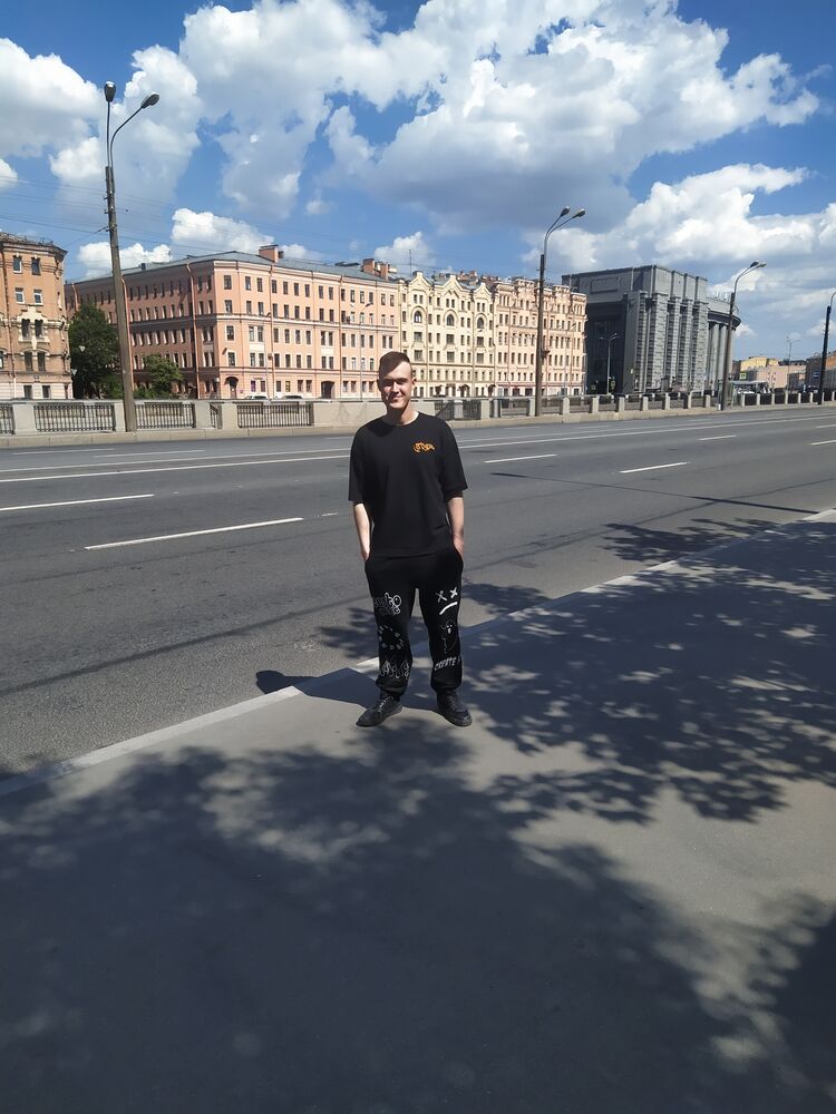  ,   Denis, 24 ,     , c 