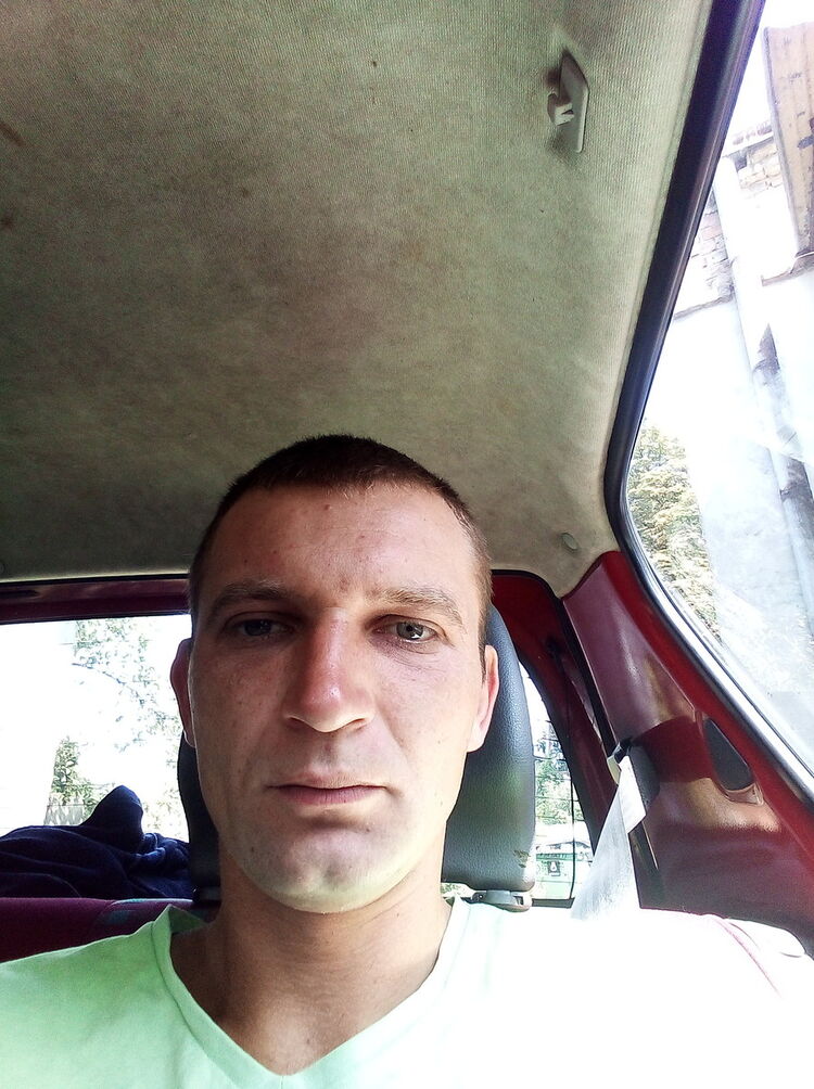  Piaseczno,   Andriy, 34 ,   ,   , c 