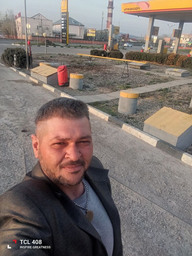  42206257  Stiven, 45 ,     