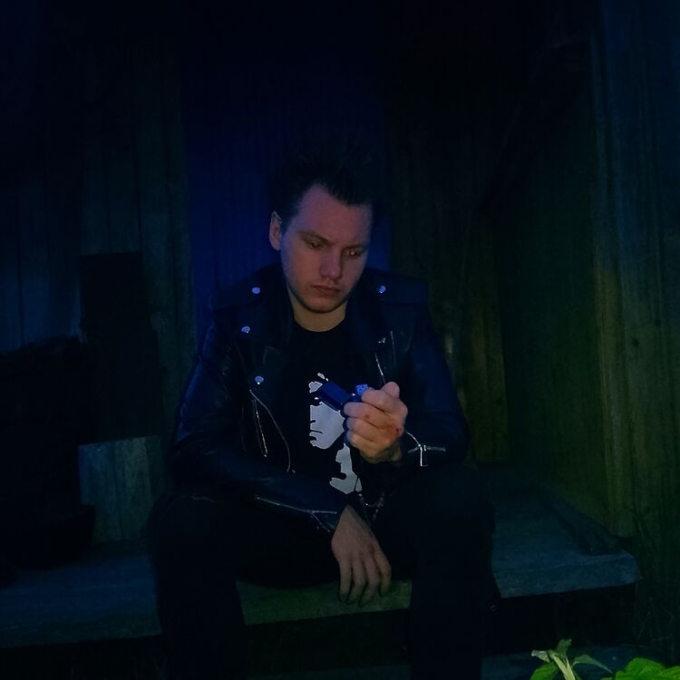  54500117  Grisha, 20 ,    