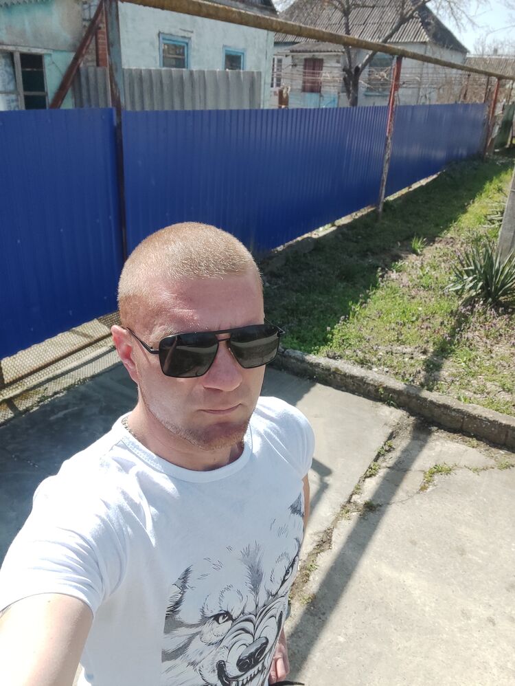  43344407  Anton, 34 ,    