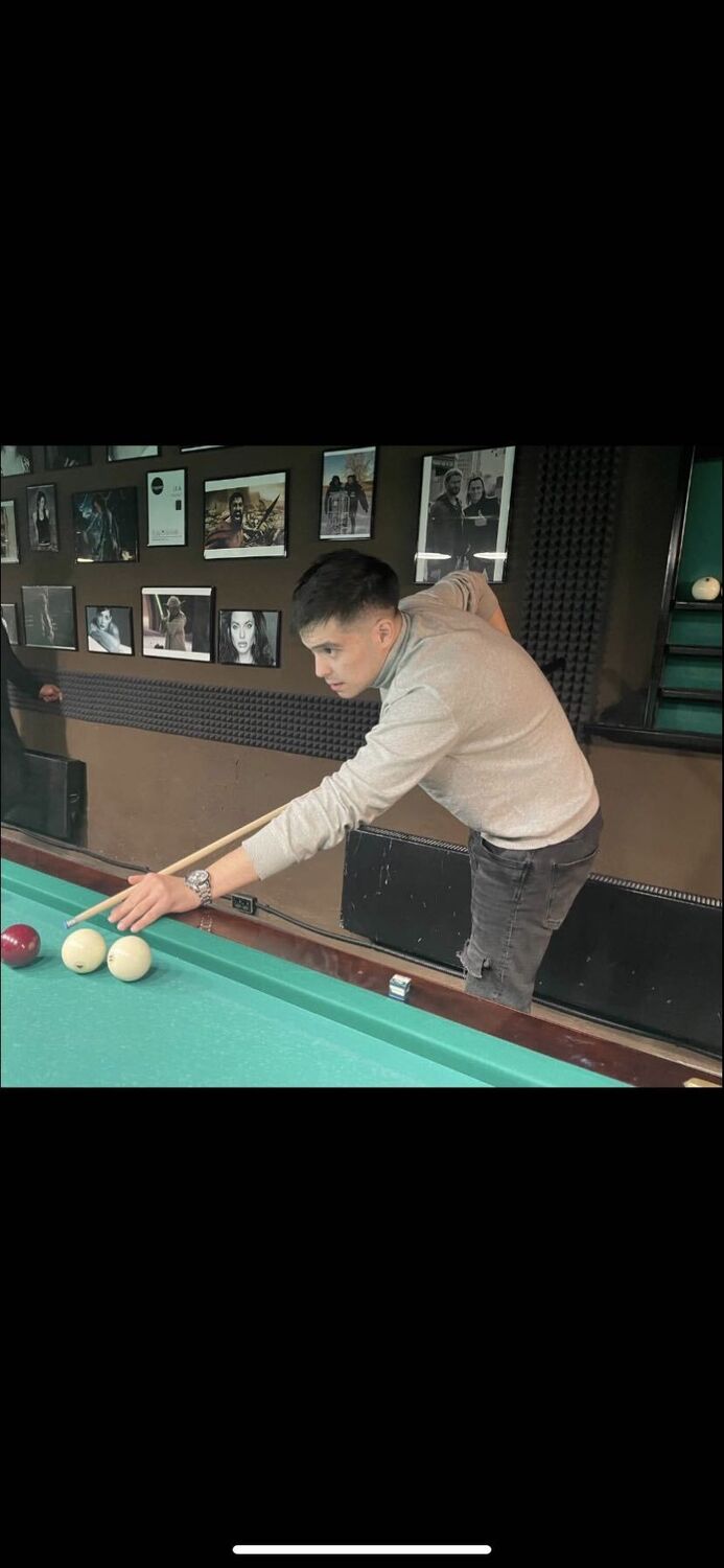  44041097  Maks, 25 ,    