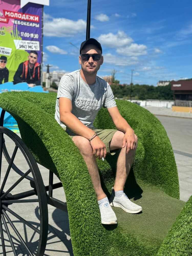  ,   Denis, 34 ,   ,   