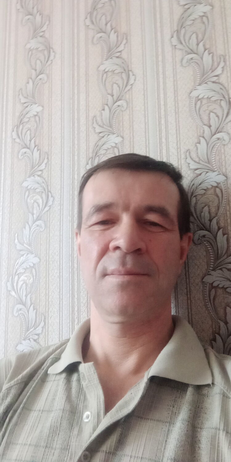  46844237  Konstantin, 53 ,    