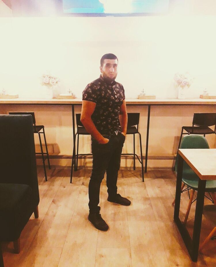  ,   Roland, 36 ,   ,   