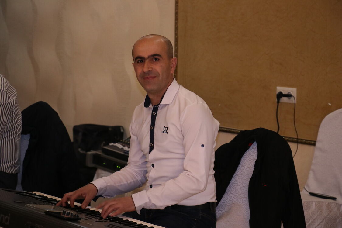  ,   Ashot, 42 ,   ,   , c 