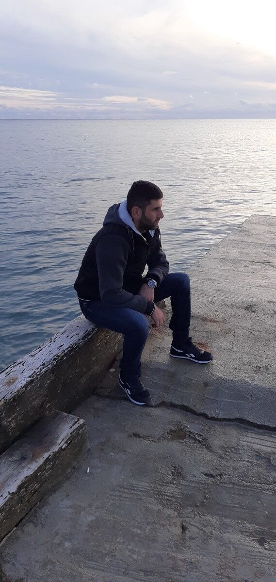  18236397  Artur, 29 ,    -