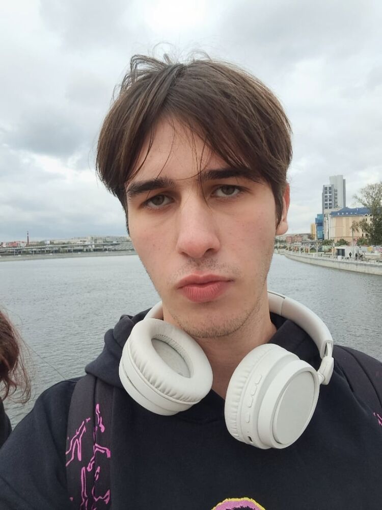  51528717  Dima, 20 ,    