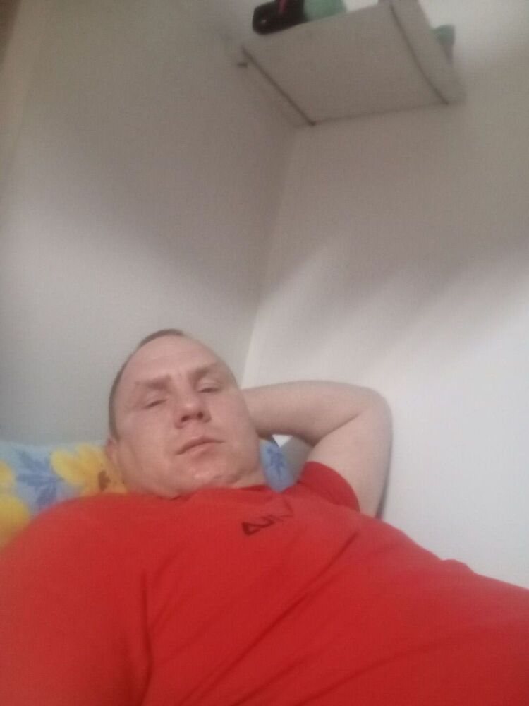  42121797  Vladimir, 40 ,    