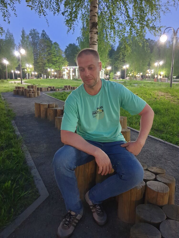  ,   Alex, 46 ,     