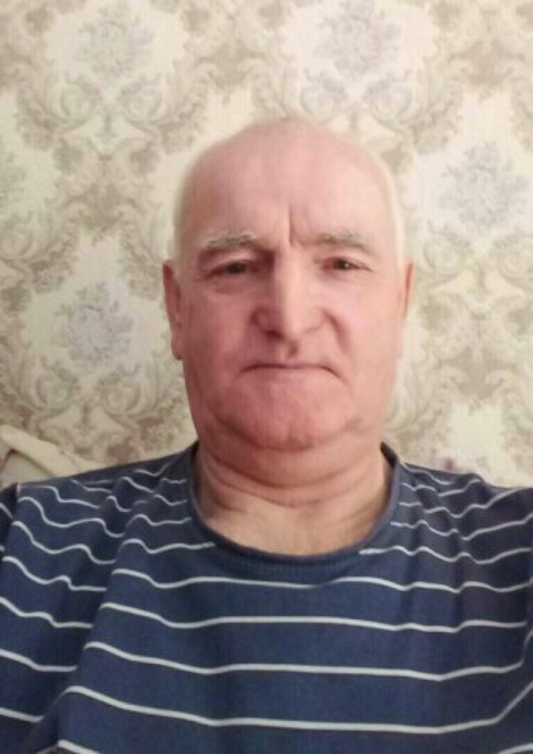  25425807  Ivan, 70 ,    