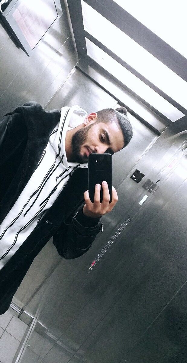  18937217  Awad, 33 ,    