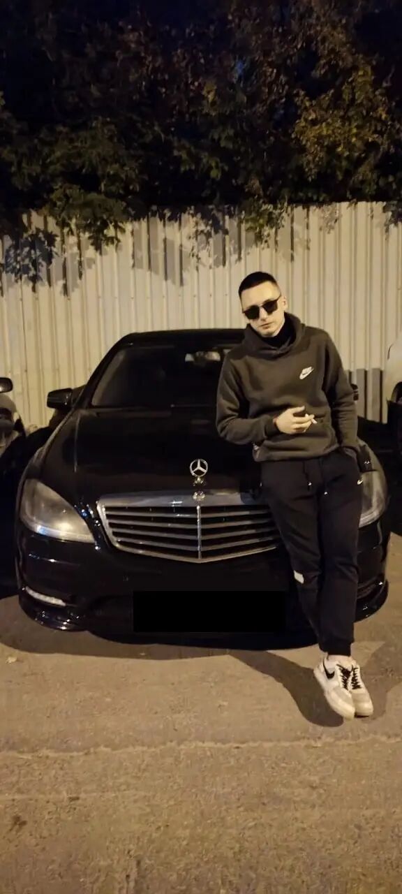  48383937  Vladislav, 25 ,    