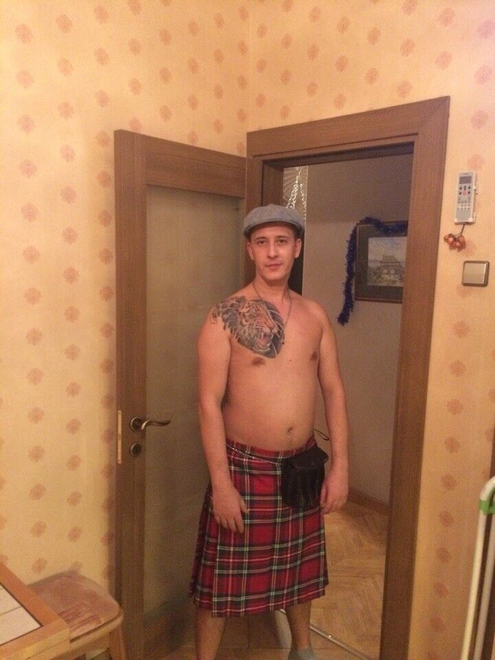  18230707  Sergei, 48 ,    -