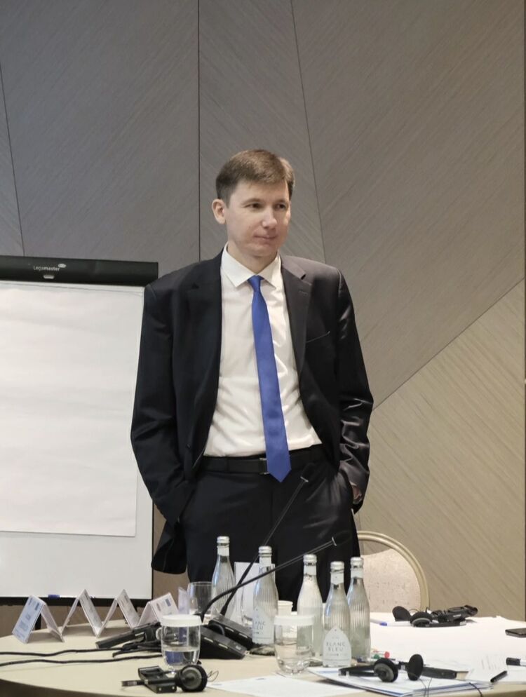  53819357  Yaroslav, 30 ,    