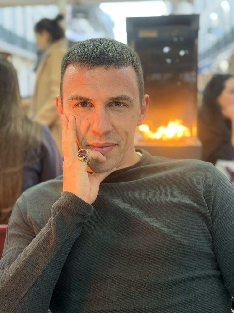  43187967  Rostyslav, 30 ,    Charenton-Le-Pont
