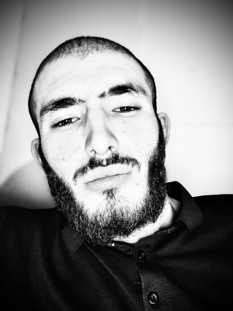  ,   Levon, 26 ,   ,   