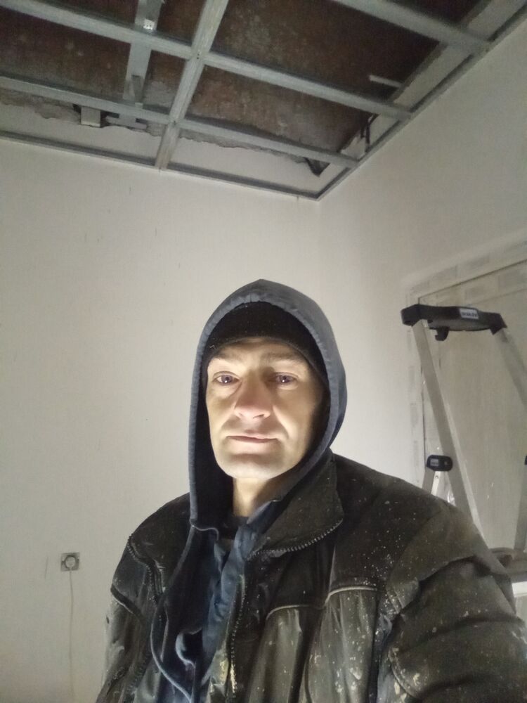  49557687  , 40 ,    