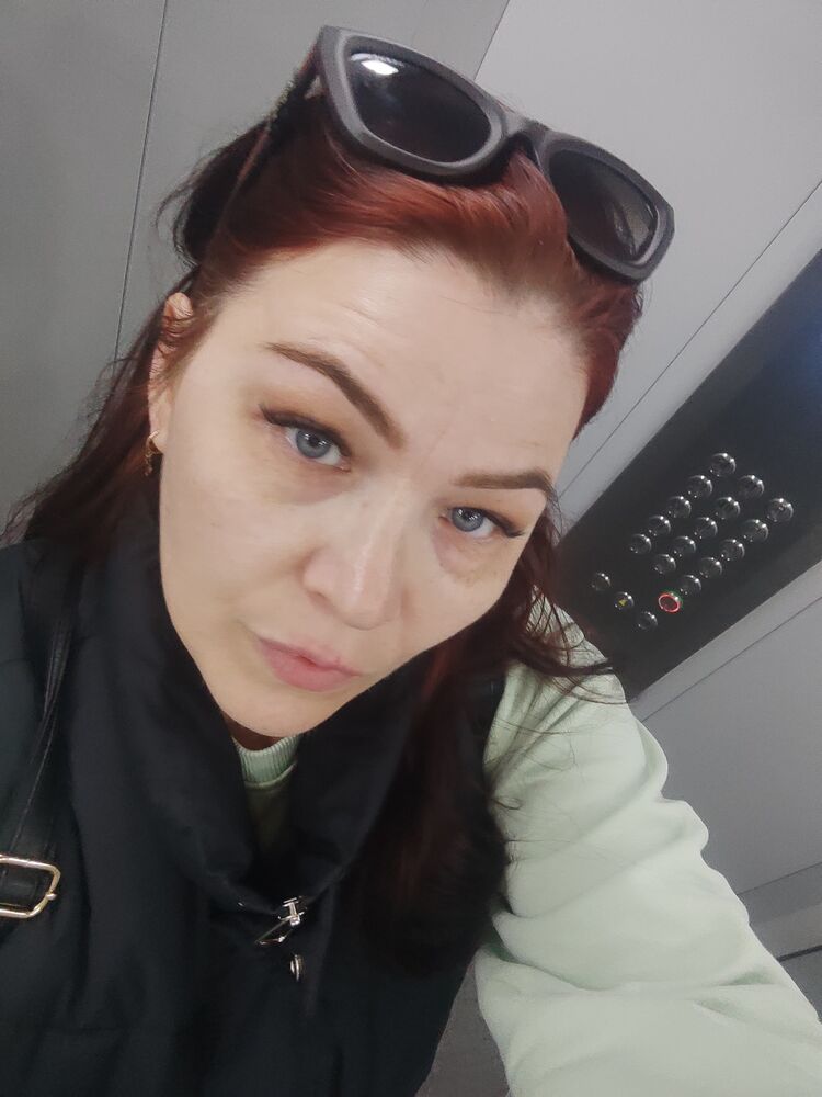  46673487  Lena, 43 ,    