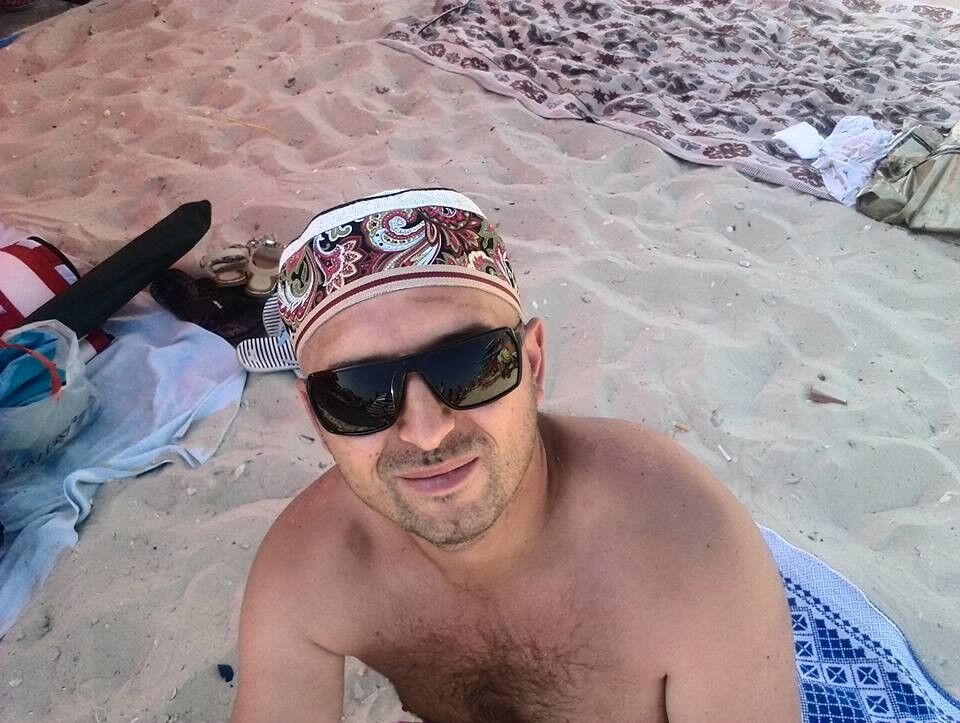  8106547  Fakir, 44 ,    