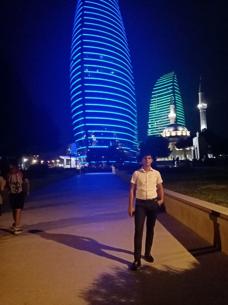  17255727  Ceyhun, 34 ,    