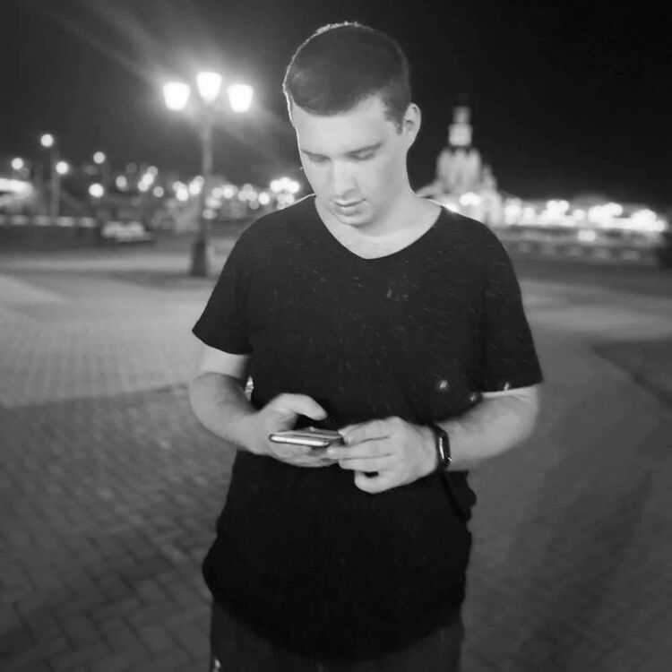  32479867  , 28 ,    