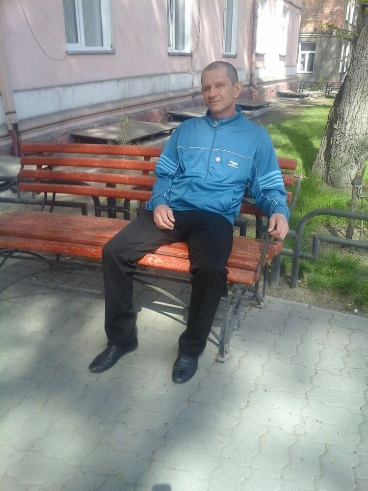  7425677  Slava, 54 ,    