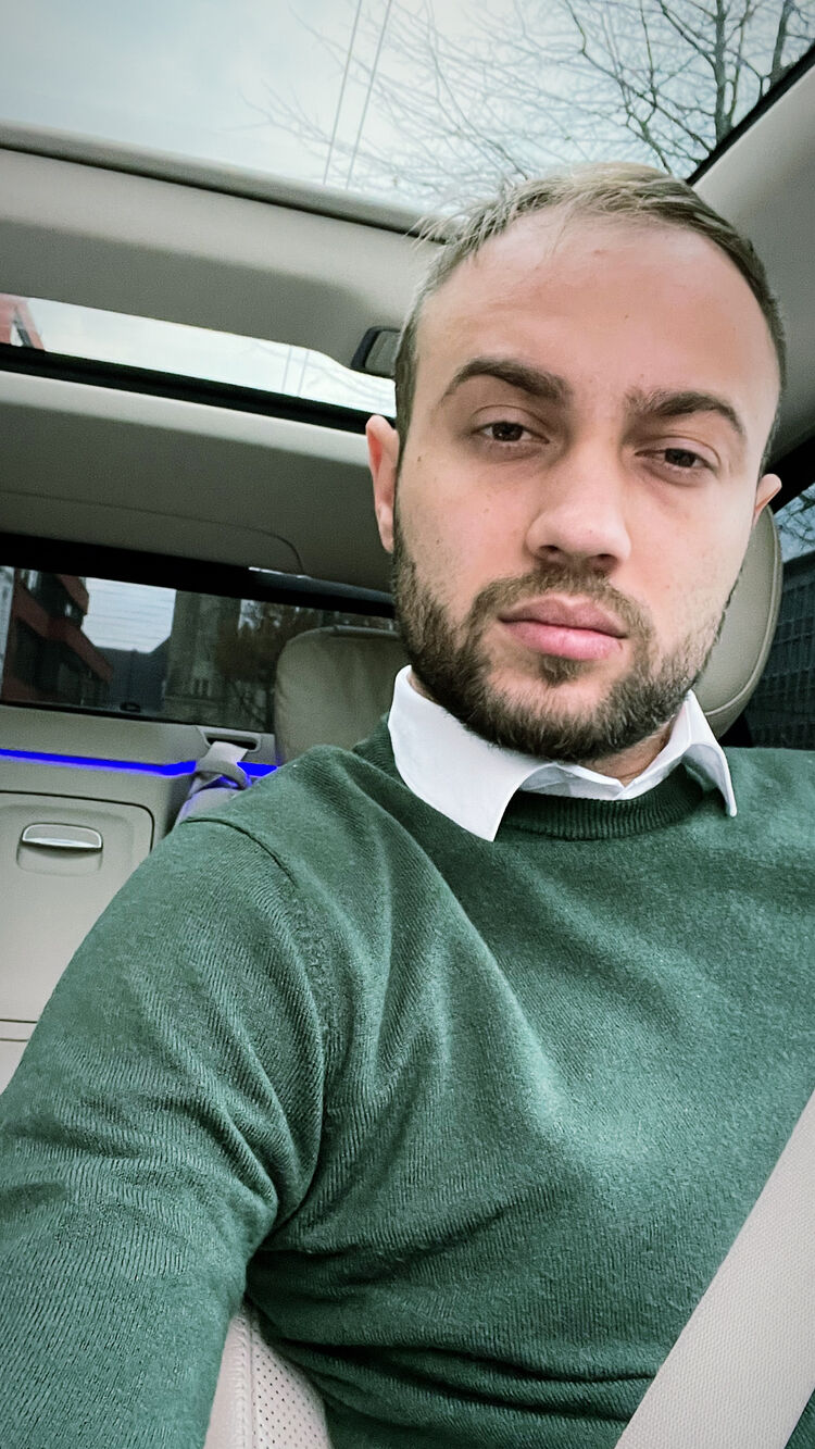  31555187  Radu, 30 ,    Sittard