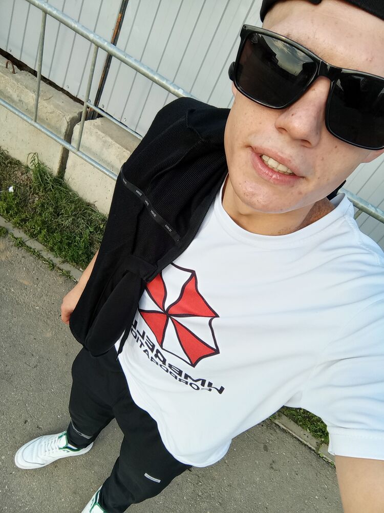  45533597  Ilya, 23 ,    